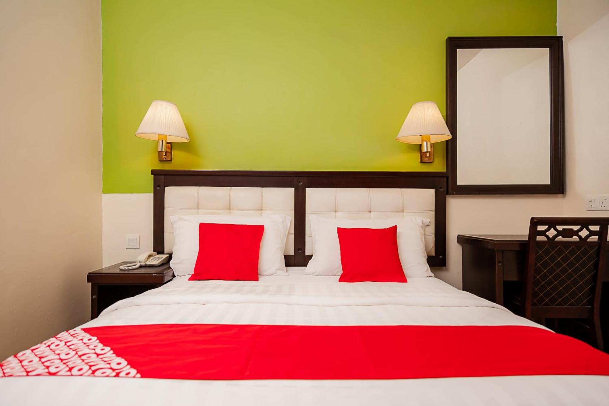Super Oyo 90055 Mansion Inn Sibu Exterior photo